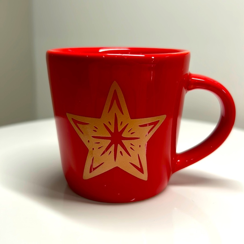 2018 Starbucks Holiday espresso cup with gold star 3oz